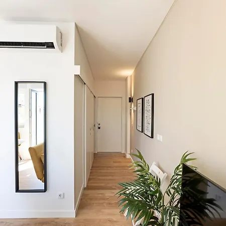 Urban House By Lovelystay Porto Exterior photo