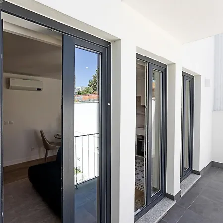 Urban House By Lovelystay Porto Exterior photo